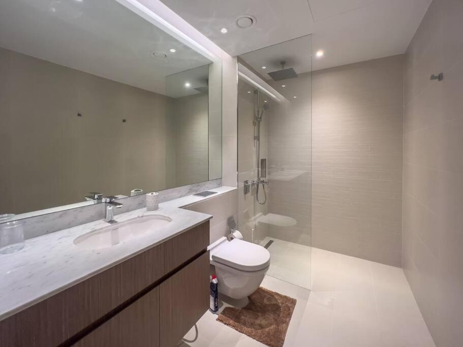 Lovely 2-bedroom Vacation Near Bahay bakasyunan Dubai